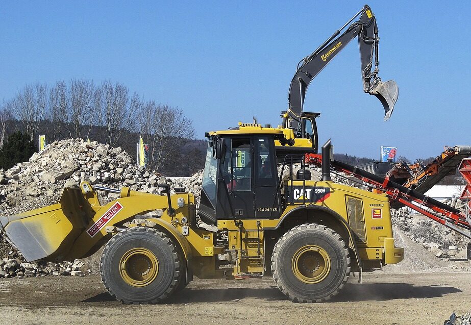 wheel loader, building rubble, crusher-2842817.jpg